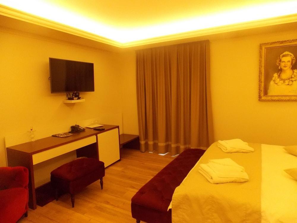 Hotel Queen Selita e Vogel Bagian luar foto