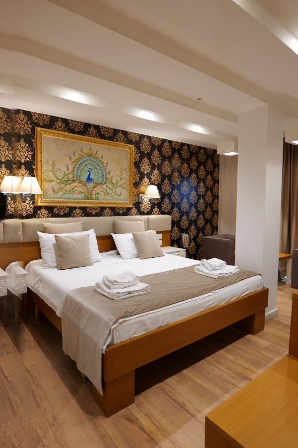 Hotel Queen Selita e Vogel Bagian luar foto