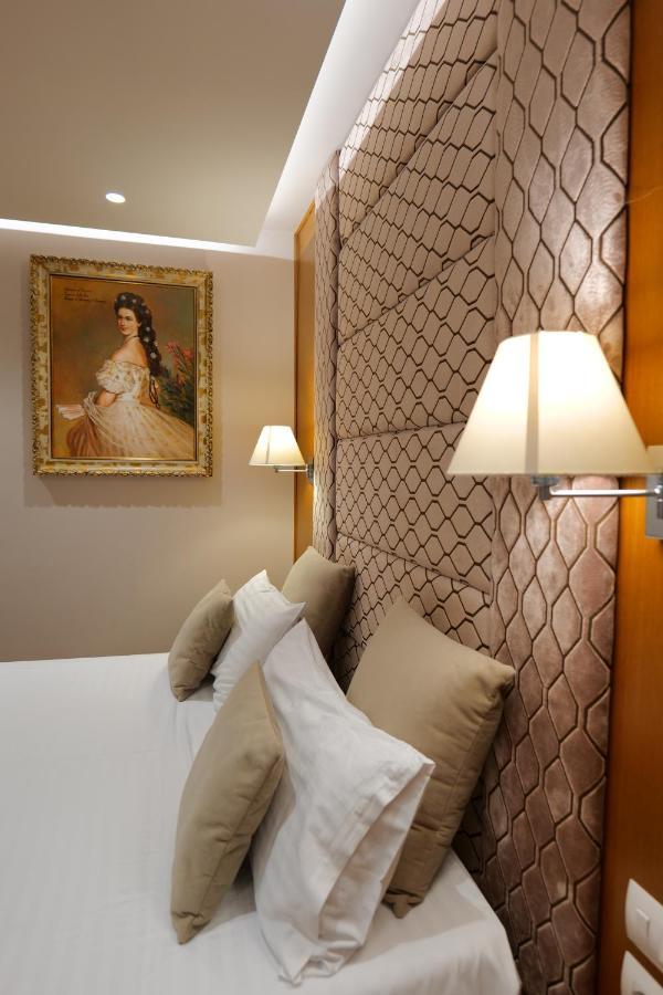 Hotel Queen Selita e Vogel Bagian luar foto
