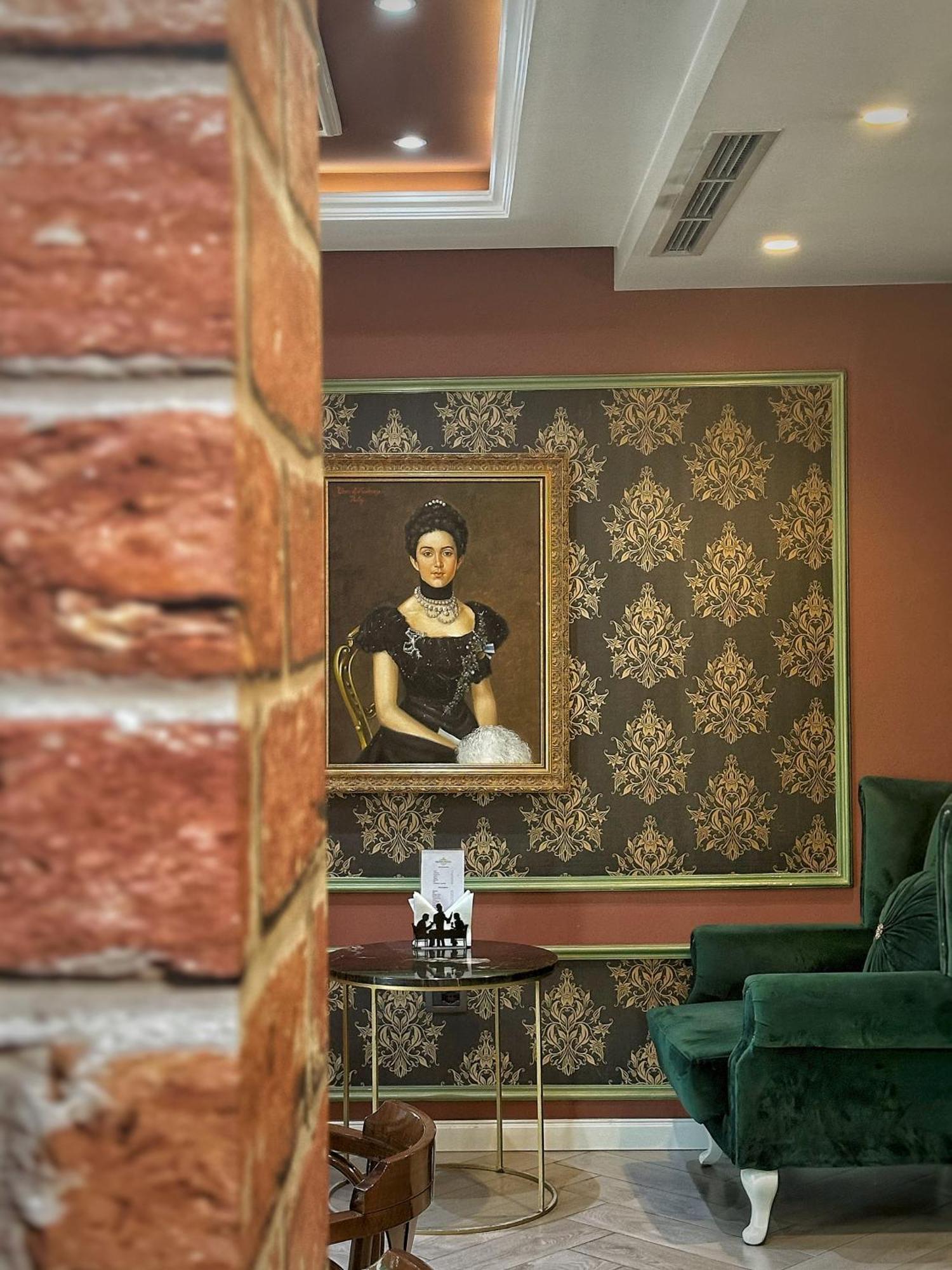 Hotel Queen Selita e Vogel Bagian luar foto