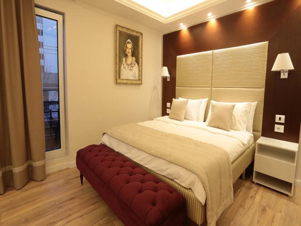 Hotel Queen Selita e Vogel Bagian luar foto